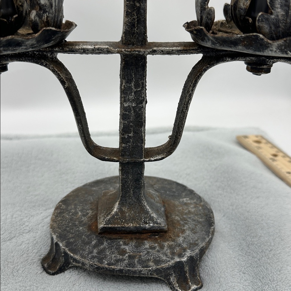 Vintage Wrought Iron 2 Larger Candelabra Leaf Motif’s - Picture 4 of 10